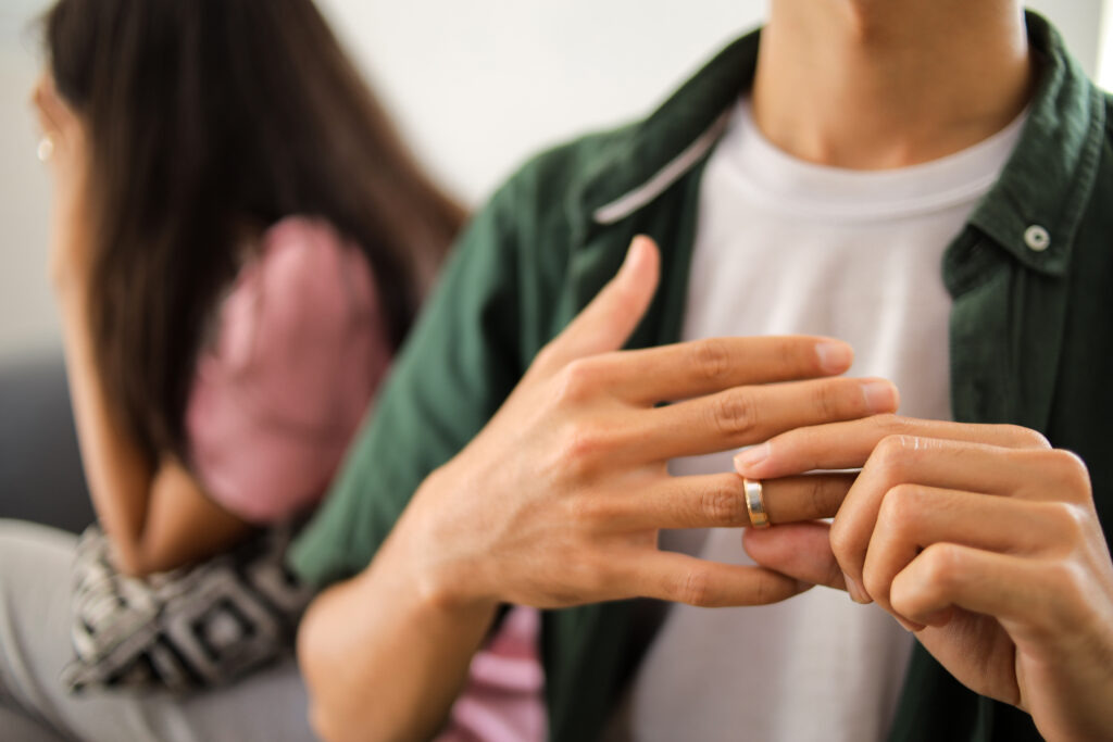 新婚で浮気をする理由とは？