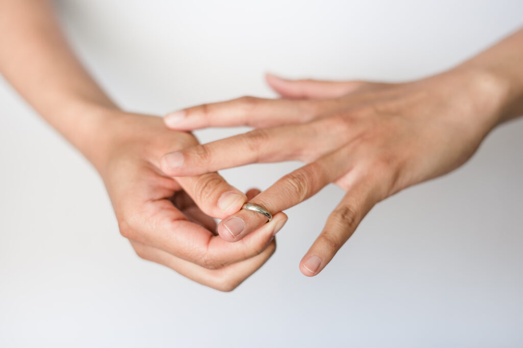 未婚の恋人同士の浮気は不法行為に該当するのか