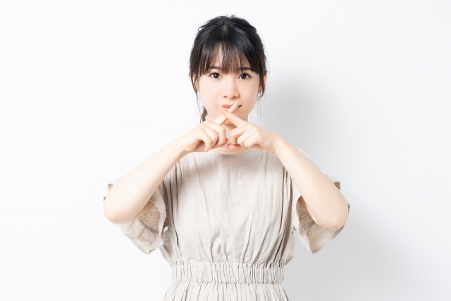 不貞行為でうその内容を弁護士に話すとどうなる?バレる理由やリスクを解説