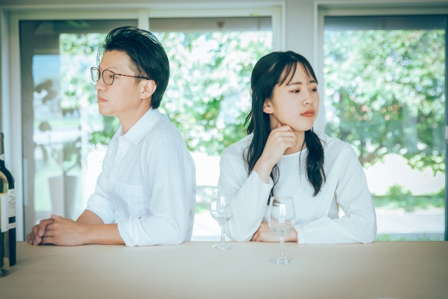 妻の浮気を見抜く方法10選！夫がとるべき対応方法も紹介