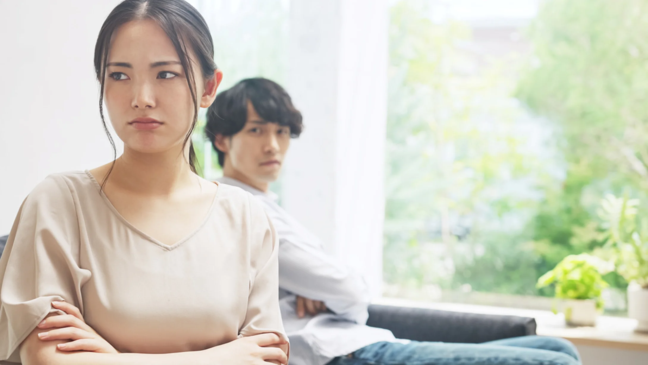 家庭内別居中の不倫で慰謝料請求できる？婚姻関係の破綻条件や離婚の流れを徹底解説