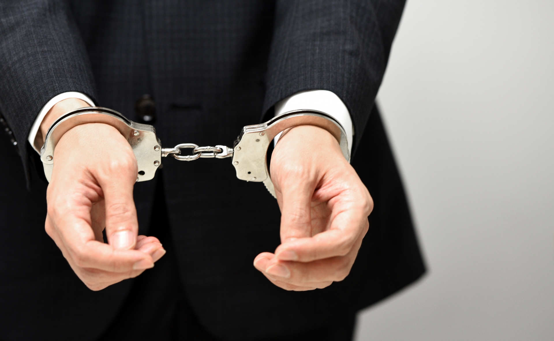 不同意性交等罪は初犯でも拘禁刑実刑になる？執行猶予の条件や逮捕の流れを解説