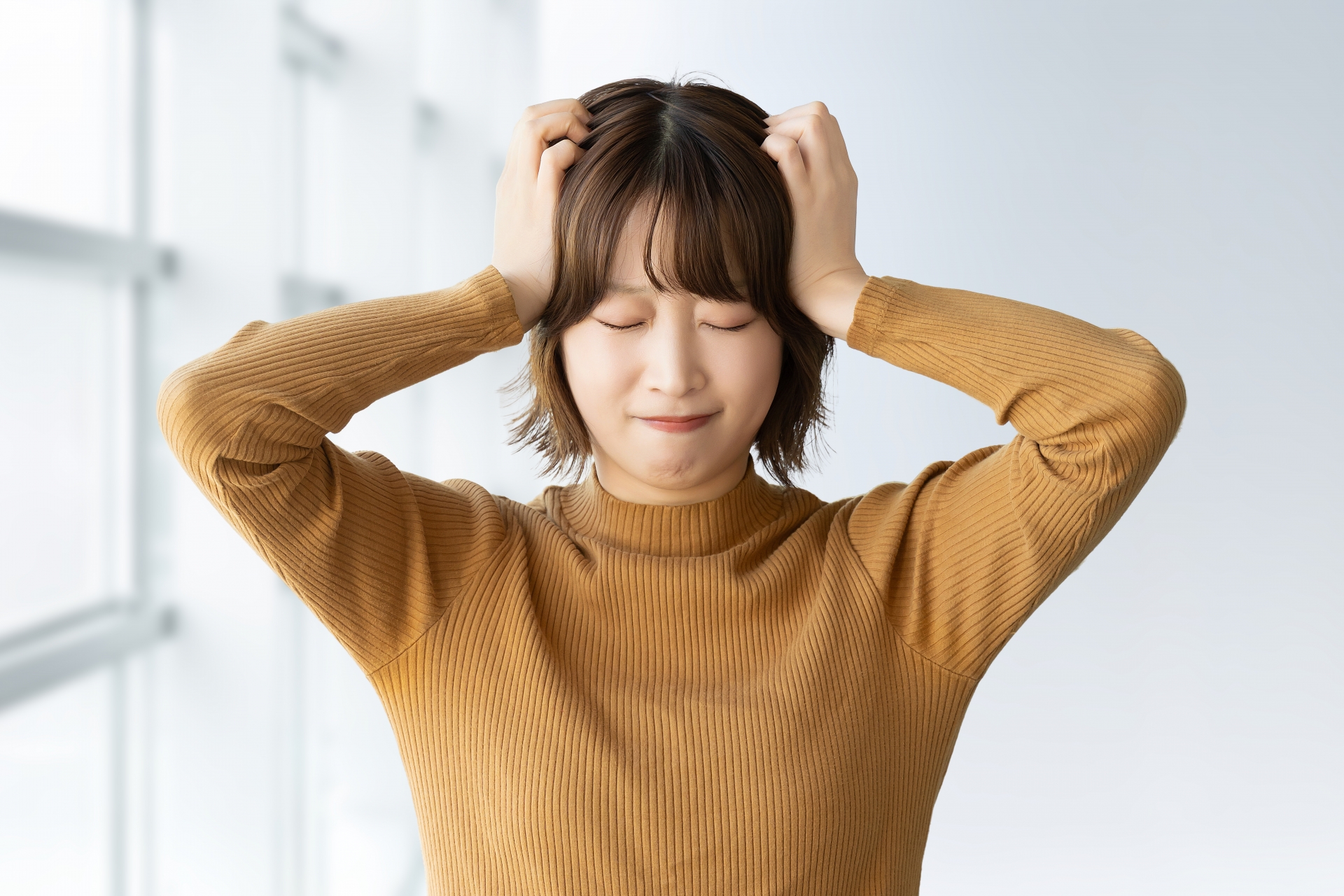 浮気の証拠を掴んだらどうすればいい? NGな行動や適切な対応・手続を徹底解説