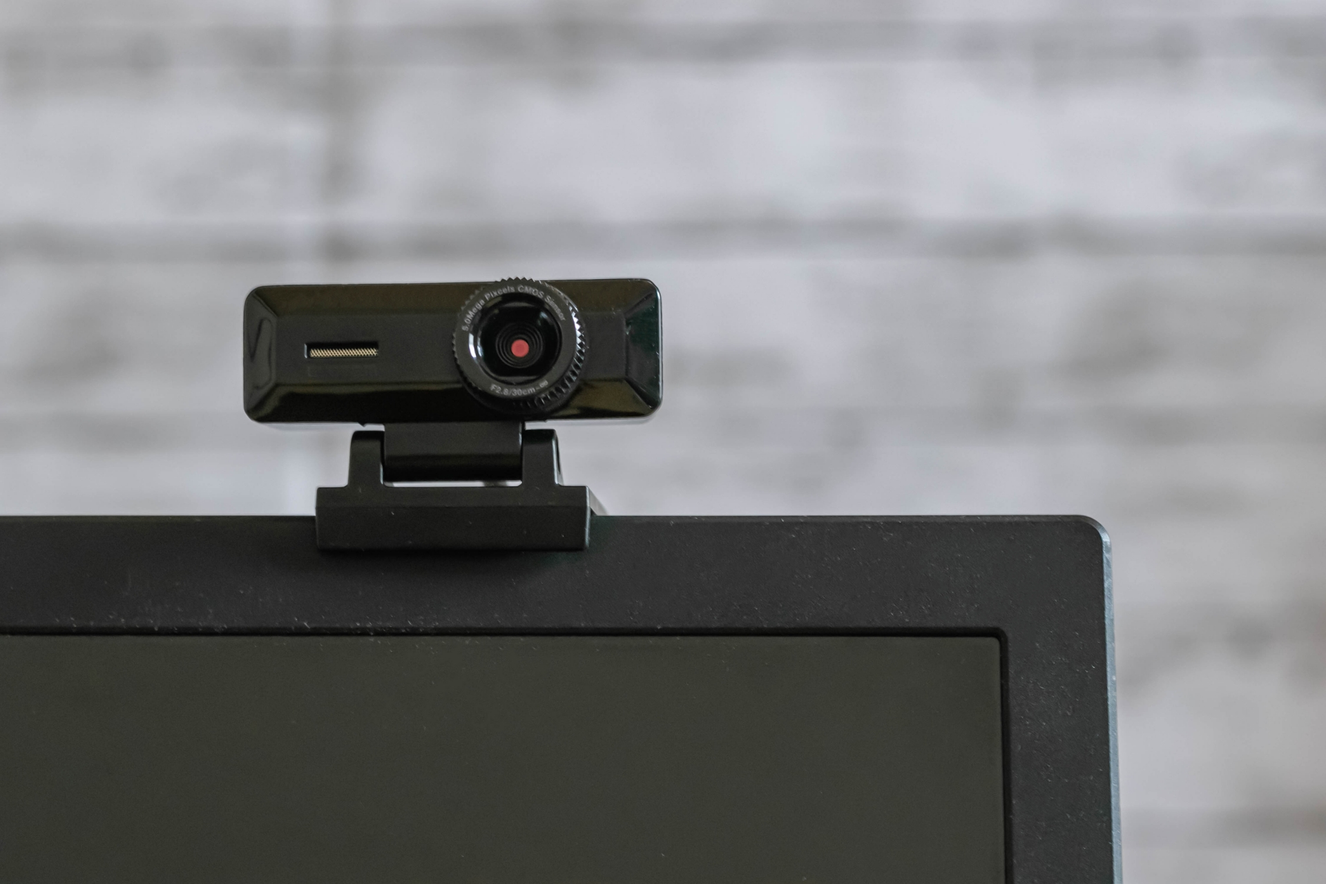 夫が盗撮行為で逮捕されたら?家族にできることや離婚時の対応を解説