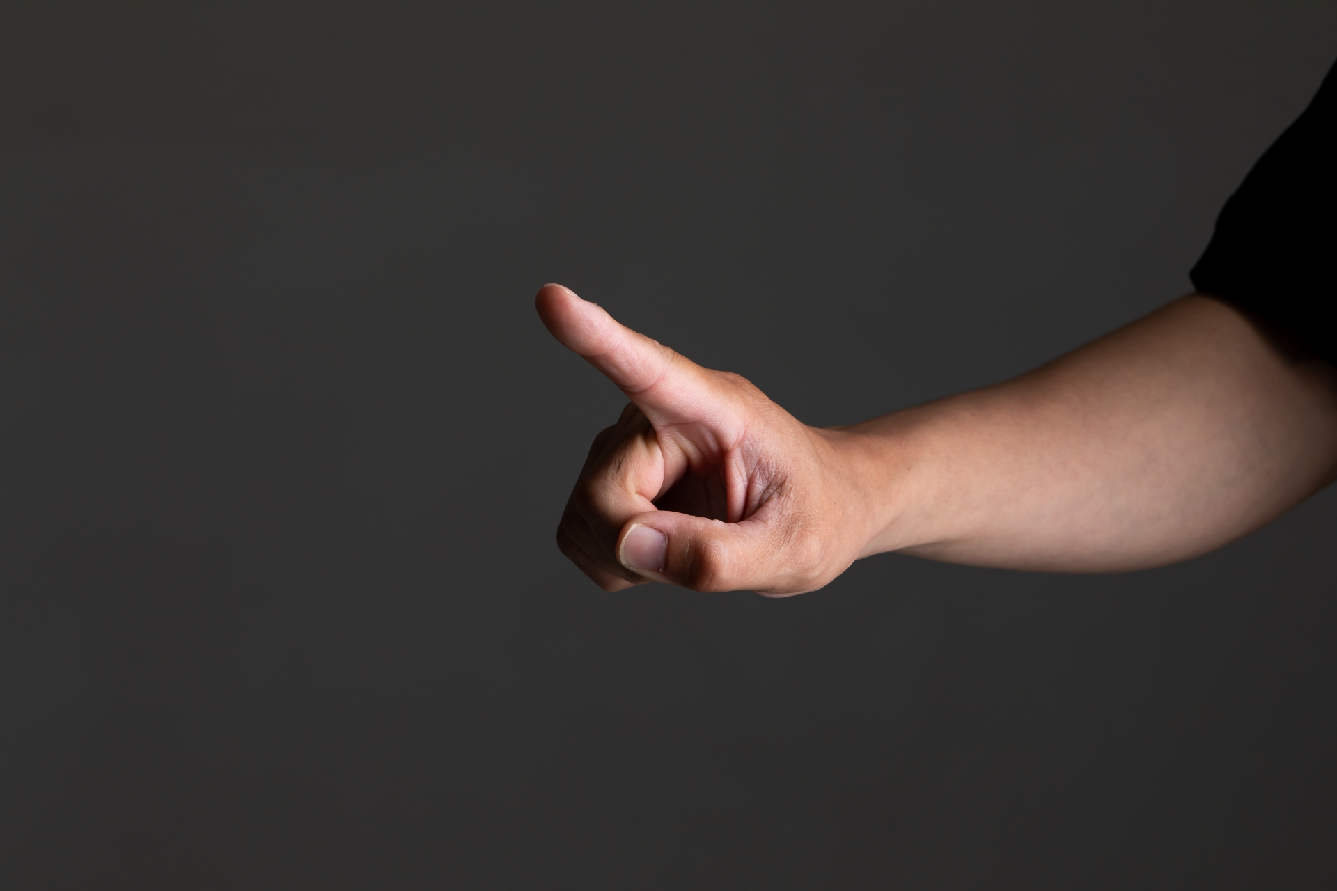 脅迫罪で逮捕されたら拘禁刑？罰金の相場や脅迫行為と問われる可能性のある罪を解説